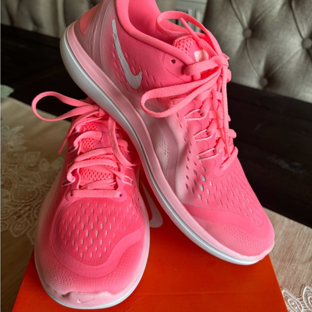 Women’s Nike Size 7.5